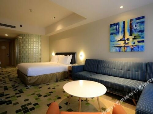 Holiday Inn Express Zhangjiakou Park View, Забронировать Отель Отели Чжанцзякоу 3 звезды, 3*
