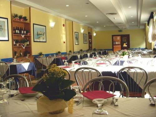 Centro Vacanze Domus Mater Gratiae, Book Pension Romagna hoteller med parkering, Parkering