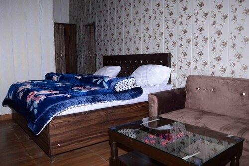 The Kanatal Orchids, Book Campingplads Kanatal Uttarakhand