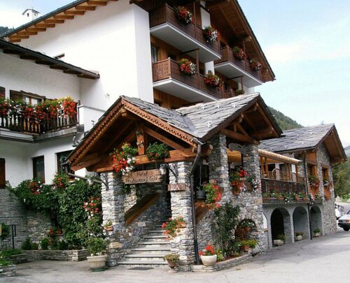 Hotel Beau Sejour, Забронировать Отель Отели Валле д'аосты с парковкой, Парковка