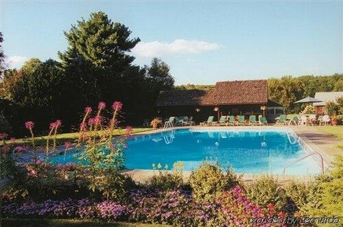 Crescent Lodge & Country Inn, Забронировать Отель Креско Monroe County