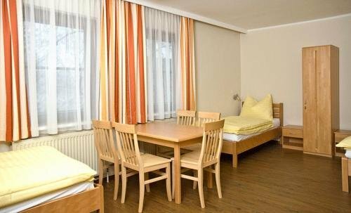 Pension Zu Hause auf Zeit, Réserver Hôtel Hôtels à Wels avec piscine, Piscine