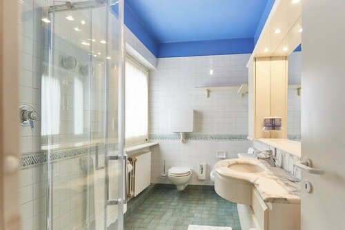 HOTEL Villa Lilla, Забронировать Отель Отели Ломбардии с парковкой, Парковка