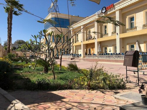 Loaloa Garden View Maadi Hostel, Забронировать Отель Маади Каир, рядом с The District Mall