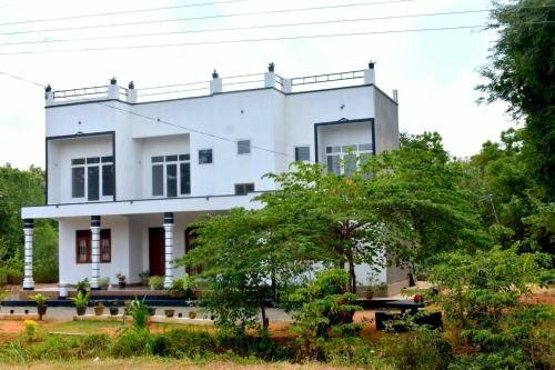 Reliance Holiday Resort, Забронировать Курортный отель Отели Анурадхапура 3 звезды, 3*