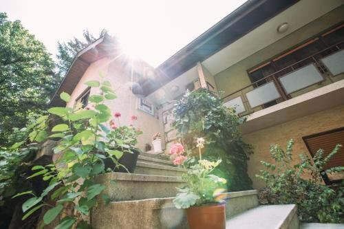 Hi Skopje Hostel, Rezervați Hostel Hoteluri în Scopia cu parcare, Parcare