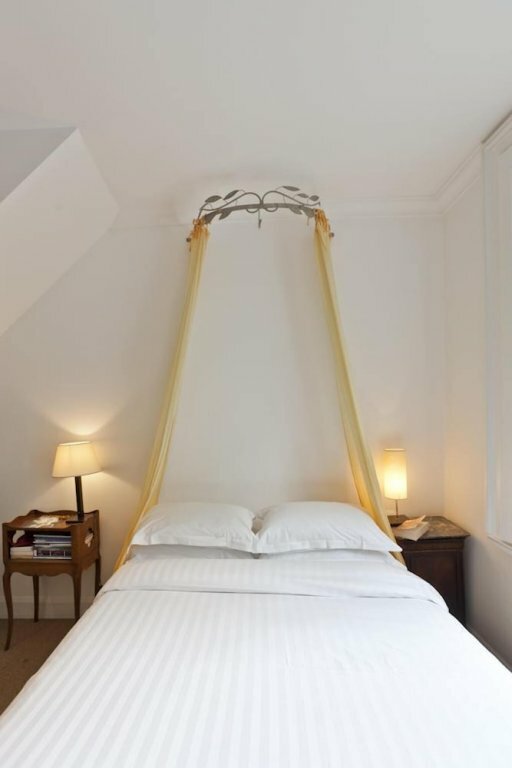 Ladbroke Square II by Onefinestay