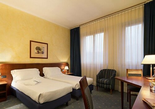 UNA Hotels Century Milano, Забронировать Отель Центральный вокзал Милан, рядом с Репубблика