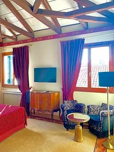 La Calcina Suites, Забронировать Отель Отели Венеции 3 звезды, рядом с Собор Святого Марка, 3*