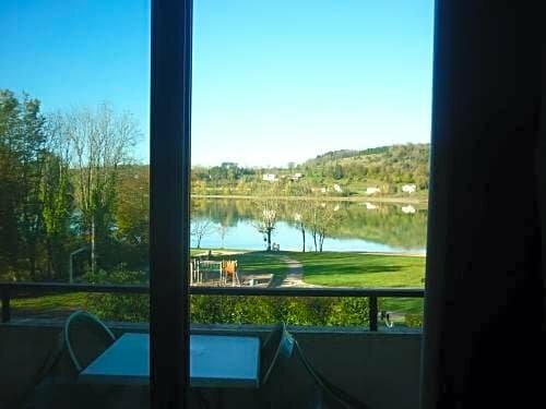 Hotel Restaurant La Chaumiere du Lac, Rezerwuj Hotel Clairvaux-les-Lacs 