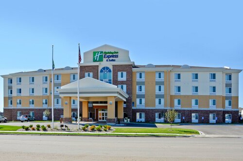 Holiday Inn Express & Suites - Williston, an IHG Hotel, Buchen Sie Hotel Williston 