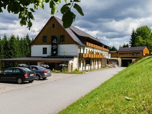 Waldhotel Vogtland, Varaa Hotelli Klingenthal Vogtland