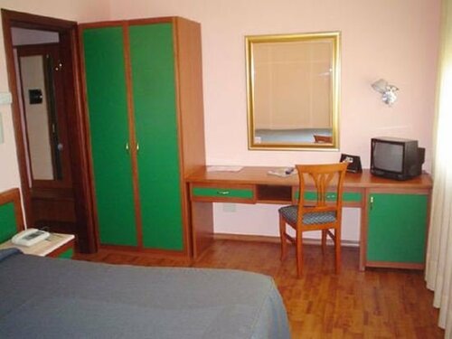 Hotel Amiternum, Varaa Hotelli LʼAquila Gran Sasso