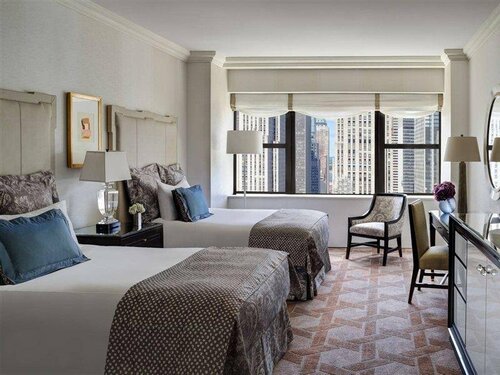 New York Palace, Book Hotel Hoteller i New York State med parkering, Parkering