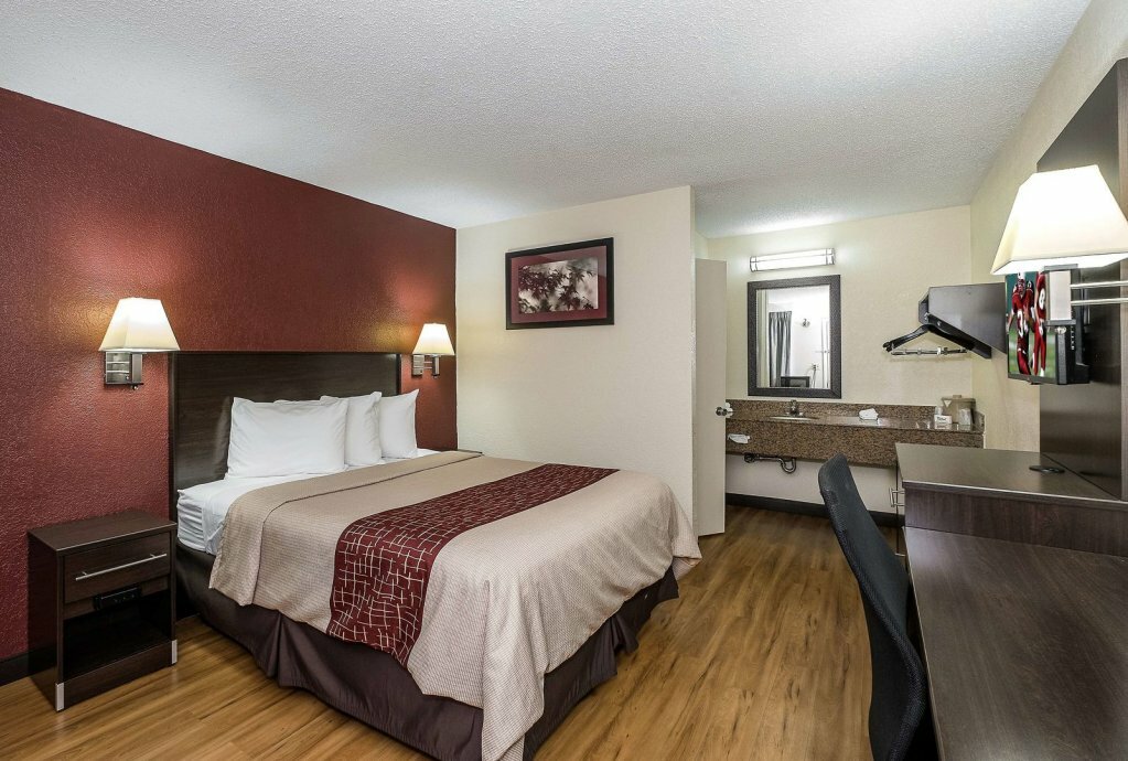 Red Roof Inn