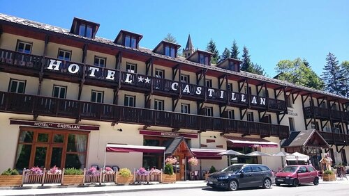 Hotel Castillan, Забронировать Отель Отели в центре Ла-Грав, в центре, Парковка