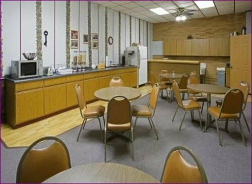 Starved Rock Motor Inn Travelodge by Wyndham, Buchen Sie Hotel Hotels in Streator mit Parkplatz, Parkplätze