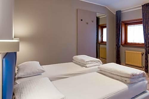Albergo Montenegro, Забронировать Отель Маниаго Pordenone Area