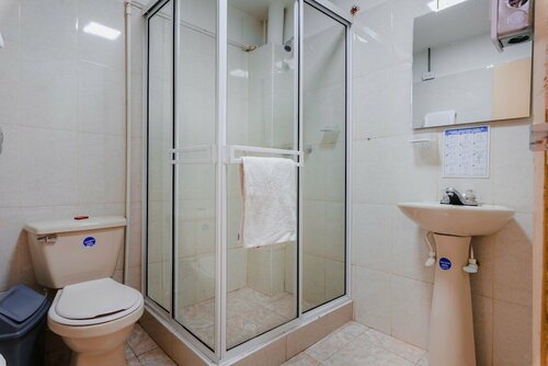 Hostal R10, Забронировать Хостел Недорогие отели Богота, рядом с Дворец правосудия Колумбии, недорого