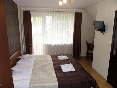 Willa Marma B&B, Book Hotel Hotels in Lesser Poland with Parking, Parking