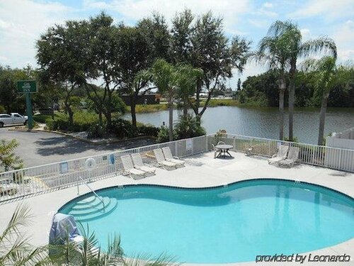 Red Roof Inn Ellenton - Bradenton NE, Забронировать Отель Эллентон Sarasota Area