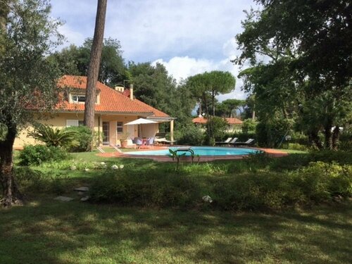 Villa Piero With Pool, Book Hotel Lucca Tuscany