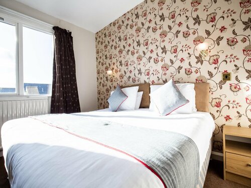 Ben Mhor Hotel, Book Hotel  