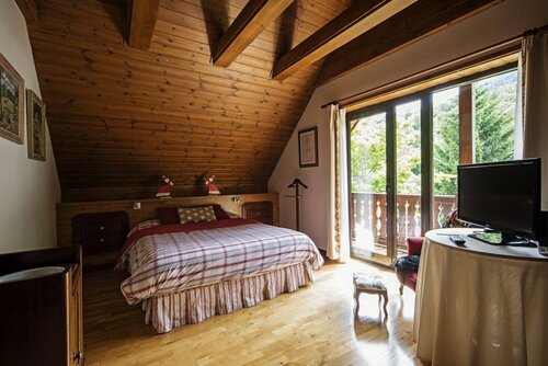 Chalet Casa Pepe Vielha, Забронировать Шале Виллы Вьельа Э Михаран, рядом с Церковь Св. Михаила, Вилла