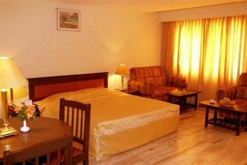 S Hotels Chennai, Забронировать Отель Бизнес-отели Ченнаи, рядом с Посольство Сингапура, 4* 5*