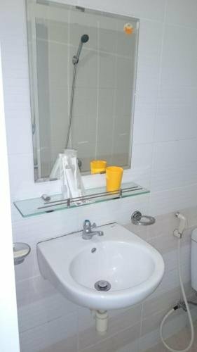 Quang Nhat Hotel, Забронировать Отель Нячанг Кханьхоа
