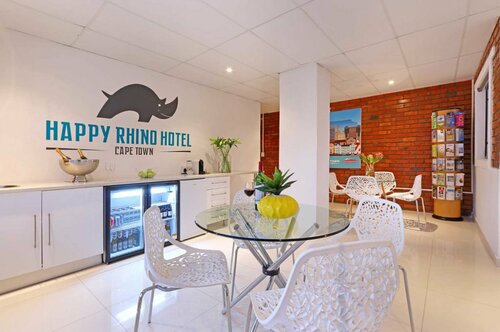 Happy Rhino Hotel
