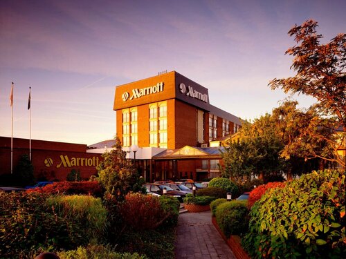 Delta Hotels by Marriott Heathrow Windsor, Prenota Hotel Hotel a Inghilterra con piscina, Piscina