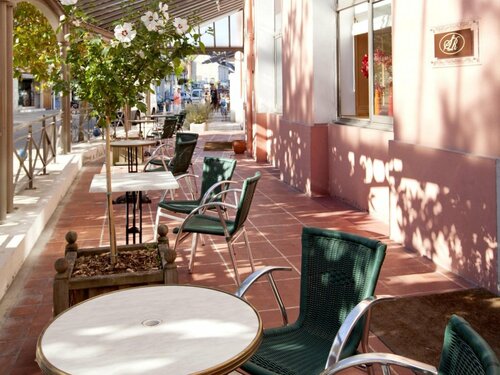 Hotel Saint Roch, Book Hotel Hoteller i Rhône-Alps med parkering, Parkering