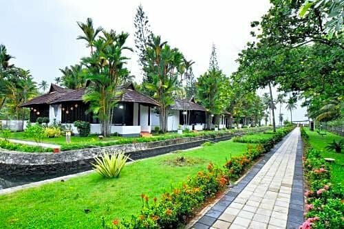 Paradise Resorts, Забронировать Отель СПА-отели Кумараком, SPA-услуги