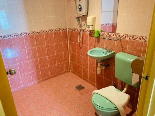 Hotel Johan, Забронировать Отель Отели Малакки с парковкой, рядом с Торговый центр Dataran Pahlawan Melaka Megamall, Парковка