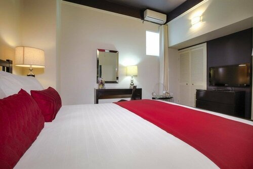Hôtel Hippocampe - Caters to Gay Men, Забронировать Отель Квебек Quebec city and area, рядом с Samuel de Champlain Statue