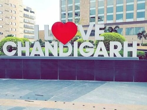 OYO 15523 Hotel JD Inn, Забронировать Отель Мохали штат Пенджаб