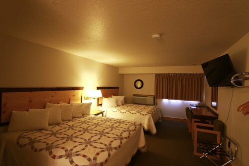 Yellowstone Village Inn and Suites, Забронировать Отель Гардинер Национальный парк Йеллоустоун, северный вход
