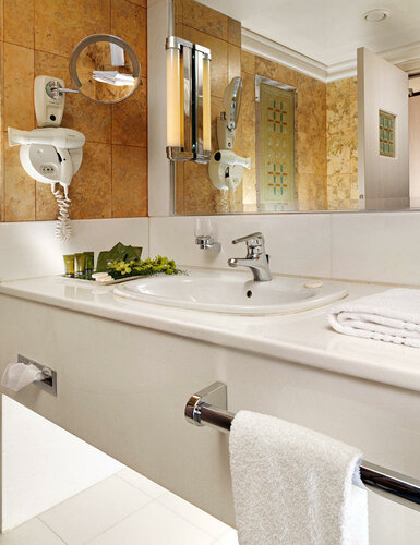 Holiday Inn Athens Attica Av, Airport W., จอง โรงแรม เอเธนส์ Regional Unit of Central Athens