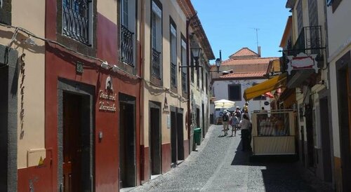 Funchal Old Town Apartment, Забронировать Апартаменты/квартира Отели Фуншал с парковкой, рядом с Igreja do Colegio Sao Joao Evangelista, Парковка