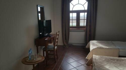 Hotel Porto-Fino, Varaa Hotelli Lućmierz 
