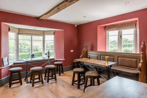 The Lodges At The Baiting House, Book Feriehus Hoteller i Gloucestershire med parkering, Parkering