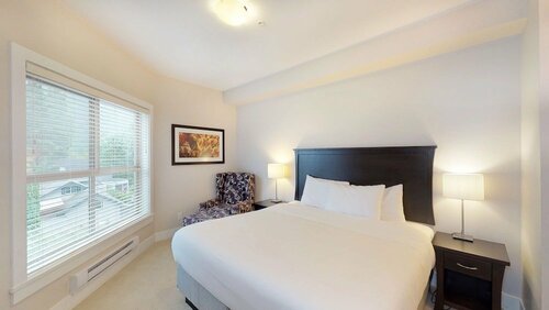 Harrison Lake View Suites, Забронировать Апартаменты/квартира Отели Lower Mainland British Columbia с парковкой, Парковка