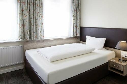 Hotel Engelbert, Забронировать Отель Изерлон Зауэрланд