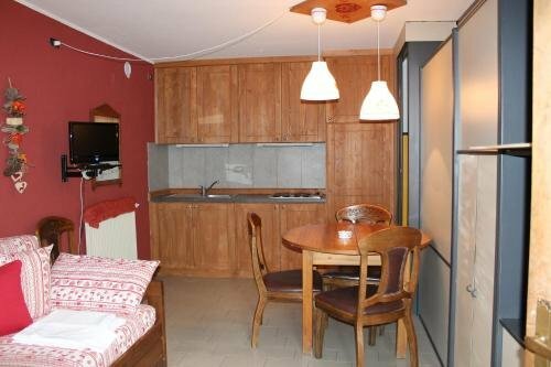 Jolly Residence