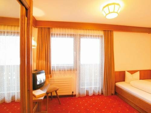 Hotel Lammwirt, Забронировать Отель СПА-отели Йерценс, рядом с Lisslift, SPA-услуги