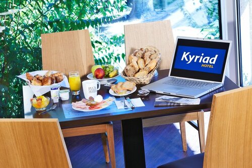 Kyriad Bourg en Bresse, Boek Hotel Hotels in Rhone-Alpen met zwembad, Zwembad