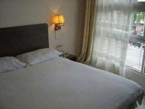 Grand City Hotel I