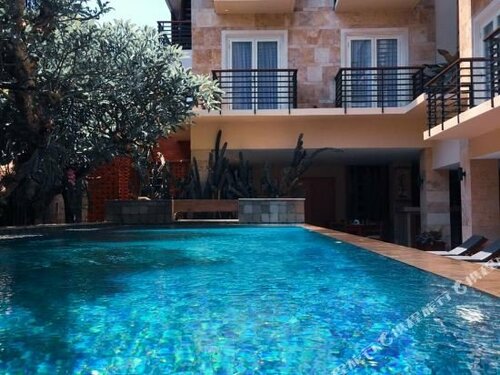 Saris Hotel And Spa, Забронировать Отель Тубан Кута, рядом с Площадь Кута