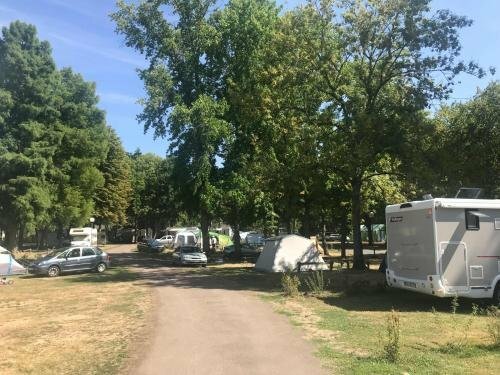 Camping le Rochat, Забронировать Кемпинг Кемпинги и глэмпинги Шатору, Кемпинг